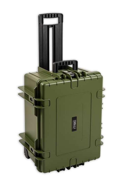 B&W Outdoor Case Type 6800 (PP.709) with Wheels: Black - Three-Quarter Front Upright Handel Extended
