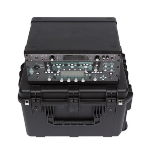 SKB 3I-231714GFX 4U iSeries Injection Moulded Guitar FX Fly Rack with Wheels